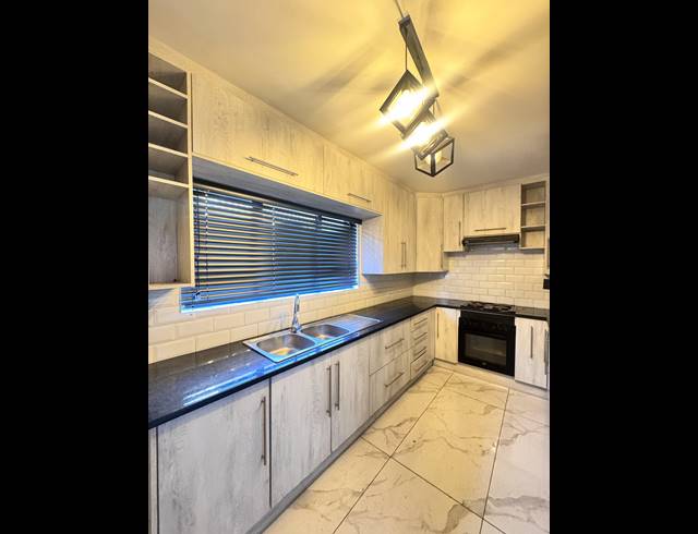 4 BEDROOM FREESTANDING FOR SALE IN MINERALIA